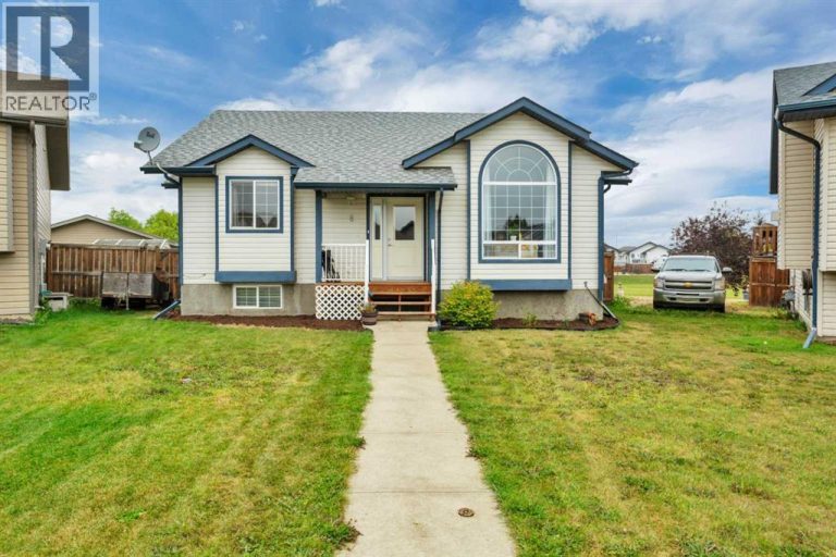 Listing photo – 8 Hansen Close, Sylvan Lake