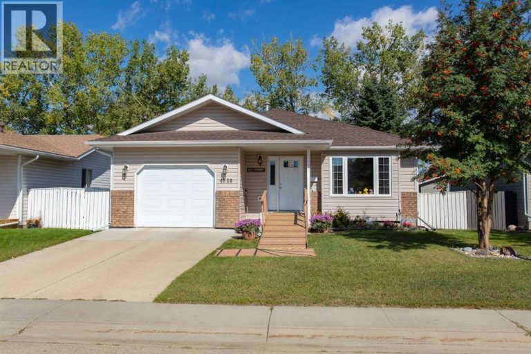 Listing photo – 4520 55 Avenue, Lacombe