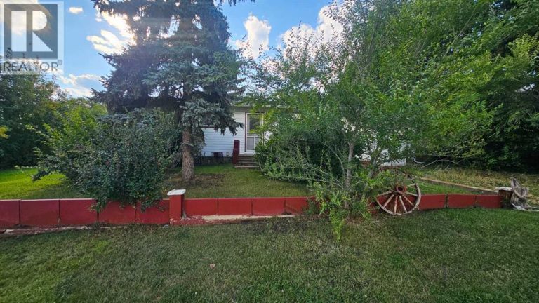Listing photo – 5006 45 Street, Castor