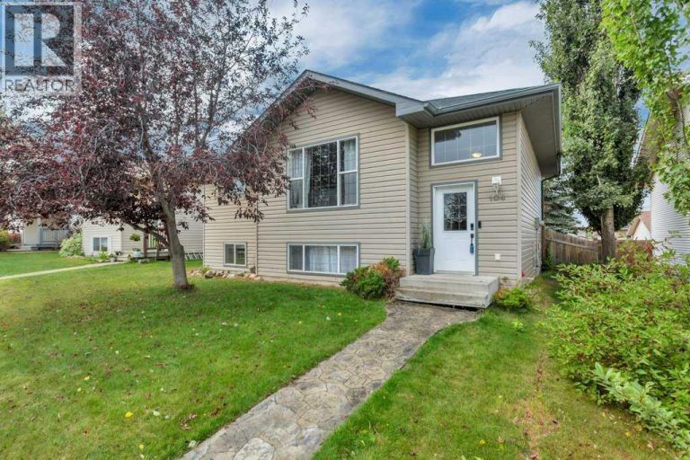 Listing photo – 104 Old Boomer Road, Sylvan Lake