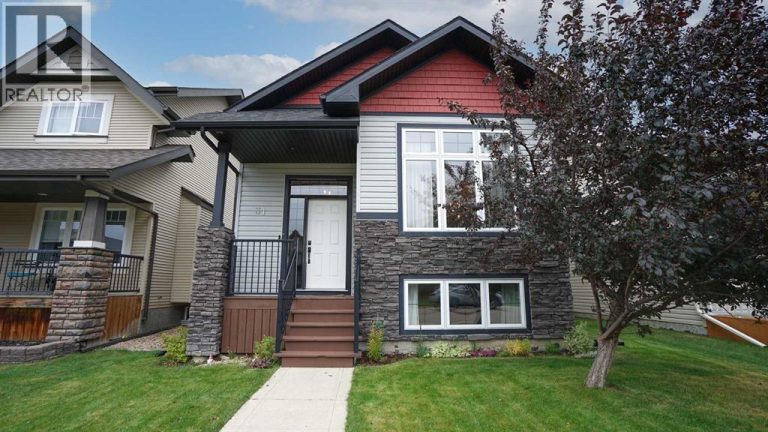 Listing photo – 31 Vickers Close, Red Deer