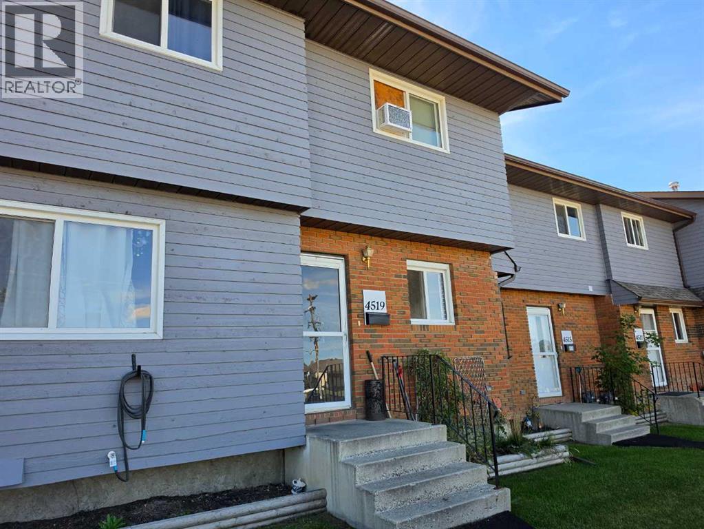 Listing photo – 4519 48 Street, Innisfail