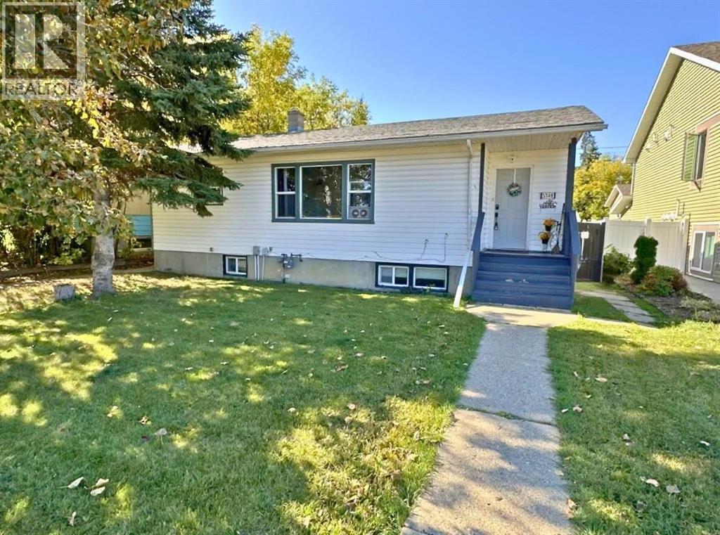 Listing photo – 5548 44 Avenue, Red Deer
