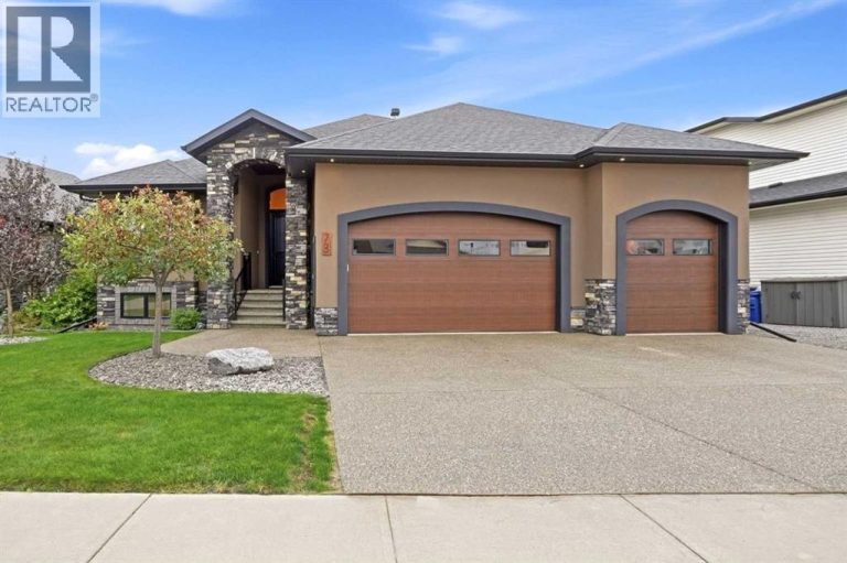 Listing photo – 73 Lundberg Crescent, Red Deer