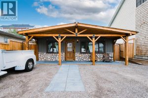 Listing photo – 5025 47 Street, Sylvan Lake