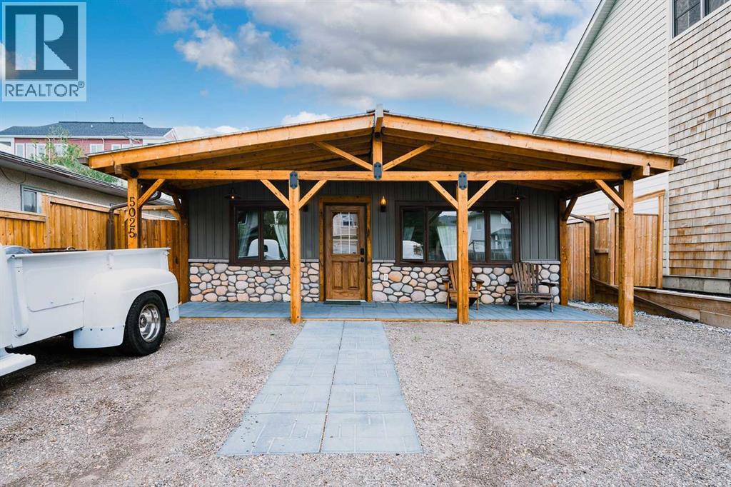 Listing photo – 5025 47 Street, Sylvan Lake