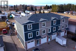 Listing photo – 3, 106 4 Street NW, Sundre