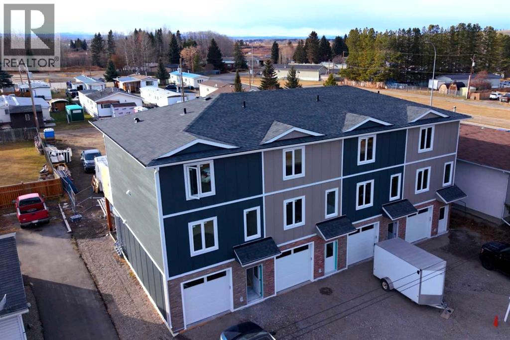 Listing photo – 3, 106 4 Street NW, Sundre