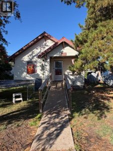 Listing photo – 4407 50 Street, Innisfail