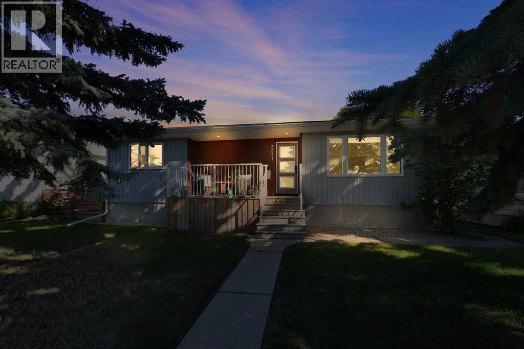 Listing photo – 3321 44A Avenue, Red Deer