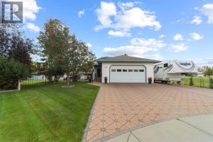 Listing photo – 112 Edgewood Close, Camrose
