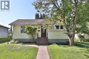 WELCOME to 5615-51 Ave