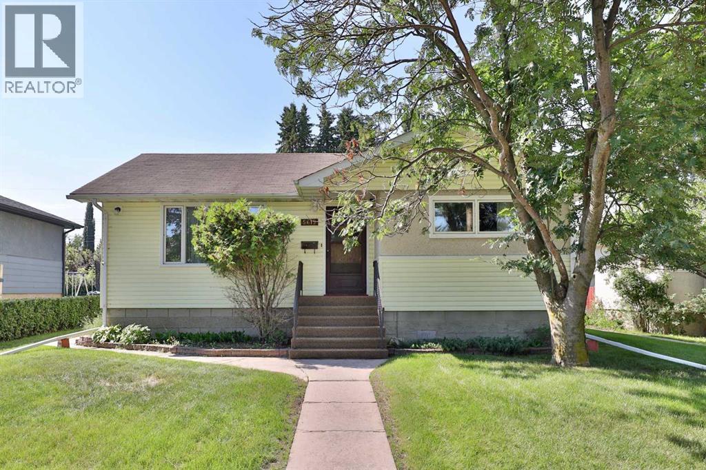 WELCOME to 5615-51 Ave