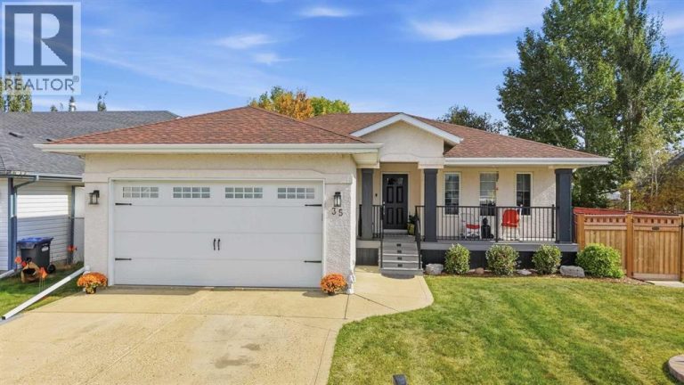 Listing photo – 35 Heenan Crescent, Sylvan Lake