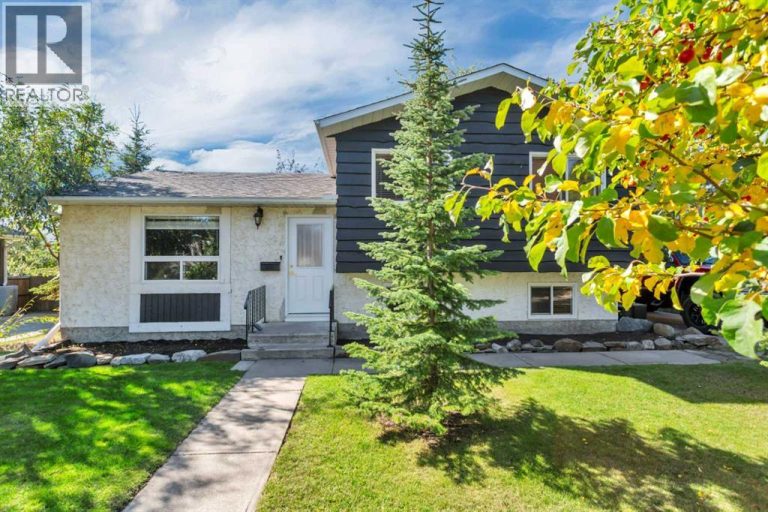 Listing photo – 54 Lakeview Crescent, Sylvan Lake