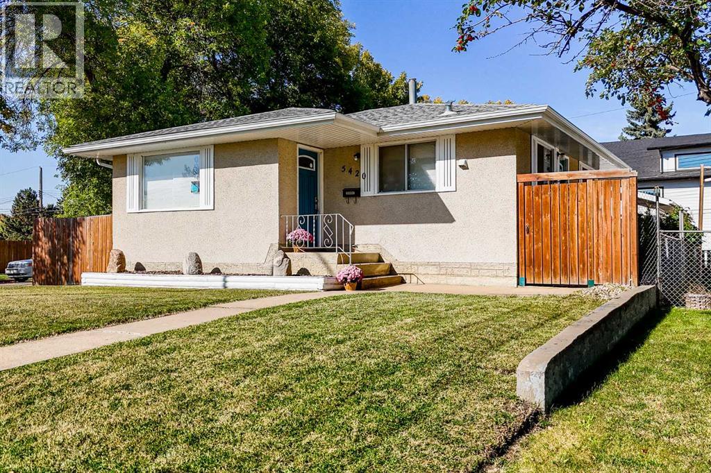 Listing photo – 5420 50 Avenue, Camrose