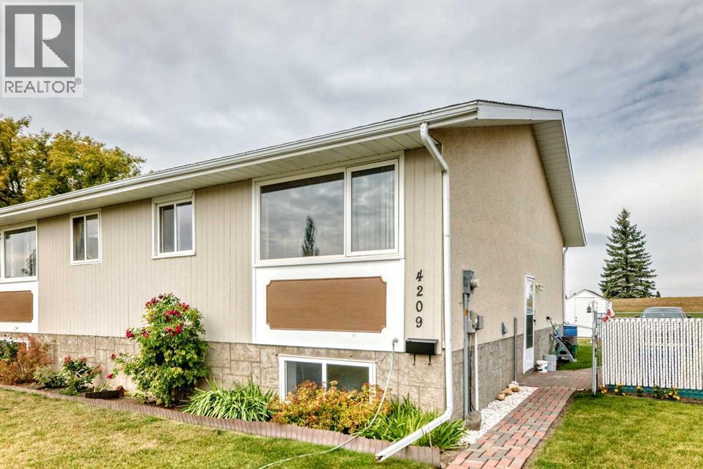 Listing photo – 4209 54 Avenue, Innisfail