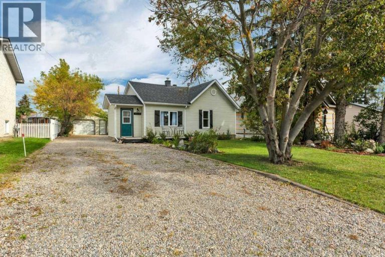 Listing photo – 4618 51 Avenue, Rimbey