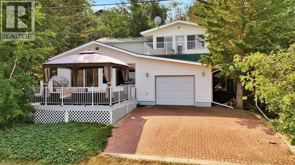 Listing photo – 34 Beach Street E, Rochon Sands