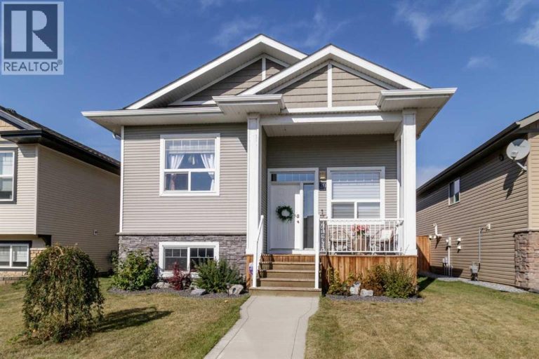 Listing photo – 20 Radcliff Way, Sylvan Lake