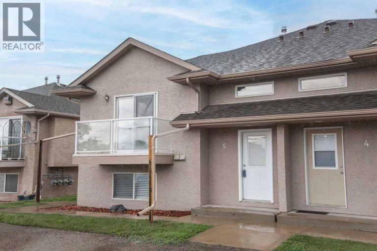 Listing photo – 5, 4626 44 Street, Sylvan Lake