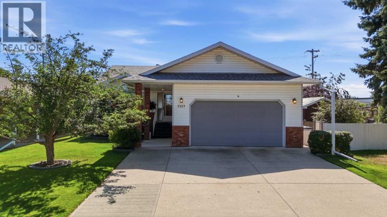 Listing photo – 5217 50 Avenue, Ponoka