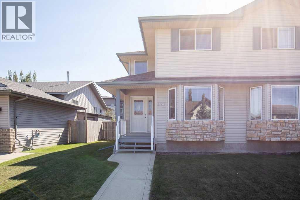 Listing photo – 127 – 129 Lyons Close, Red Deer