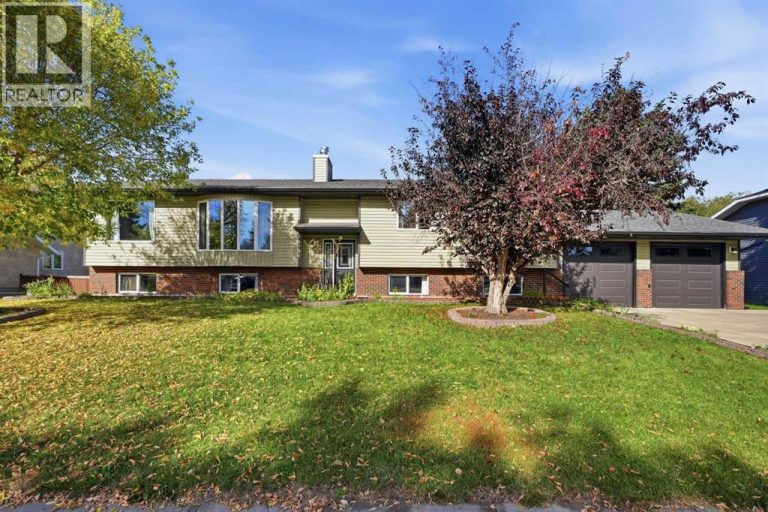 Listing photo – 12 Dickens Lane, Lacombe