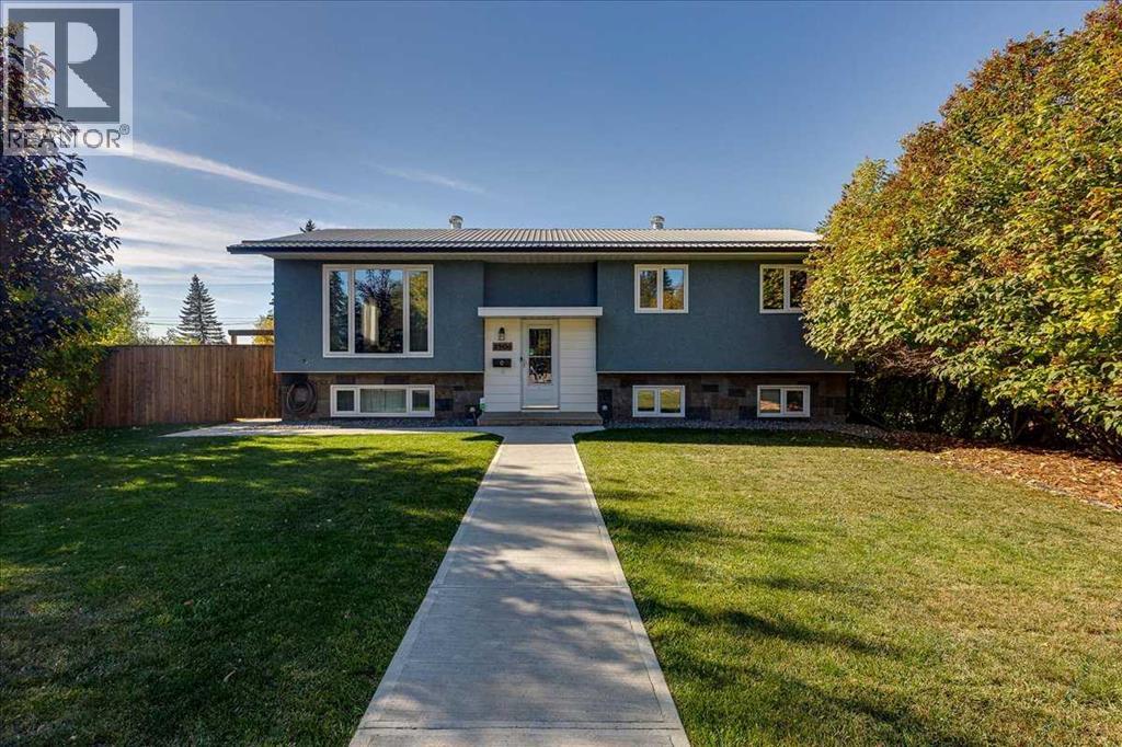 Listing photo – 3906 44 Street, Ponoka