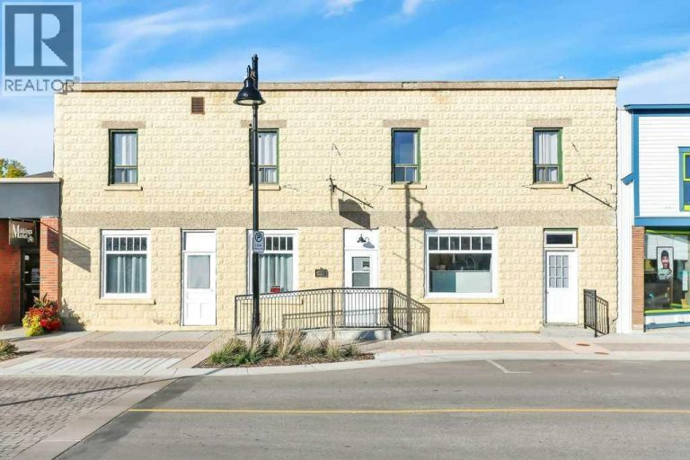 Listing photo – 5012 51 Avenue, Ponoka