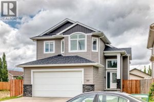 Listing photo – 110 CEDAR Square, Blackfalds
