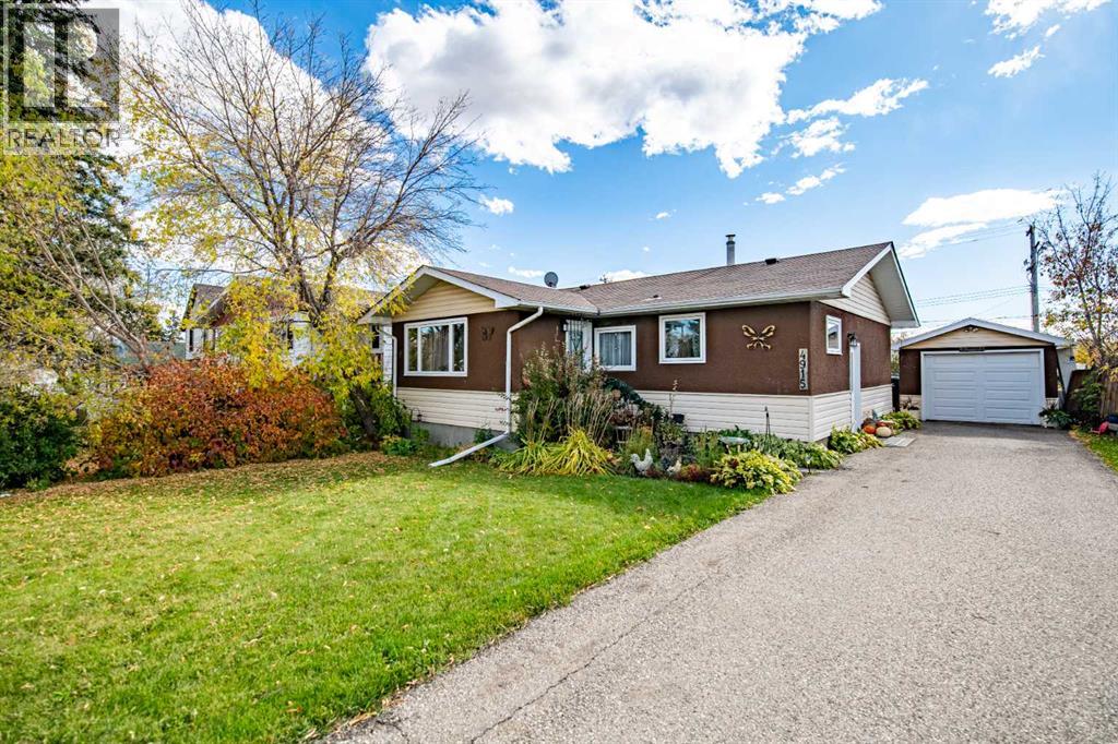 Listing photo – 4915 51 Avenue, Eckville