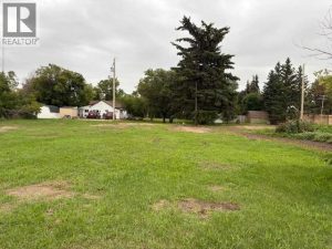 Listing photo – 4911 52 Street, Lougheed