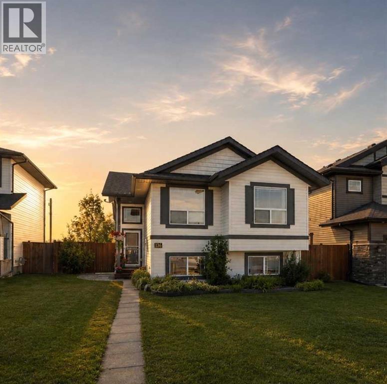 Listing photo – 186 Robinson Avenue, Penhold