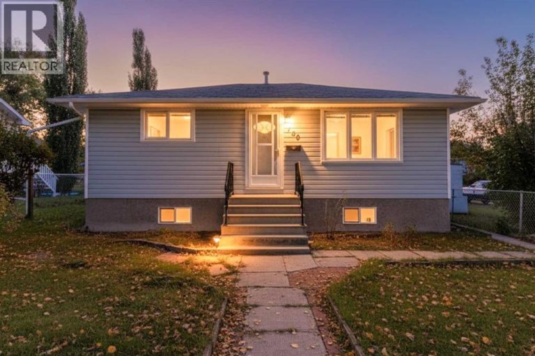 Listing photo – 320 4 Avenue S, Three Hills