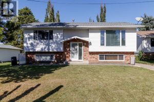Listing photo – 610 8 Street N, Three Hills