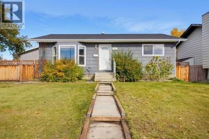 Listing photo – 63 Dundee Crescent, Penhold