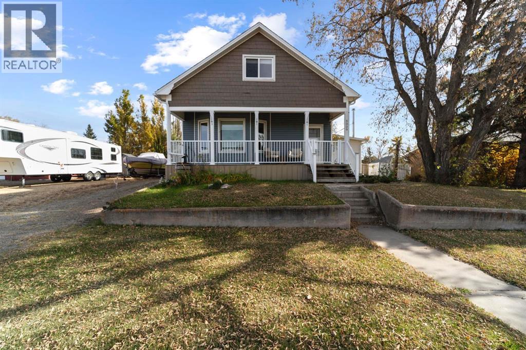 Listing photo – 5009 45 Street, Castor