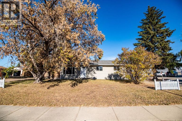 Listing photo – 4908 Moore Street, Blackfalds