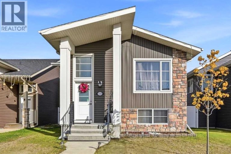 154 Livingston Close, Red Deer