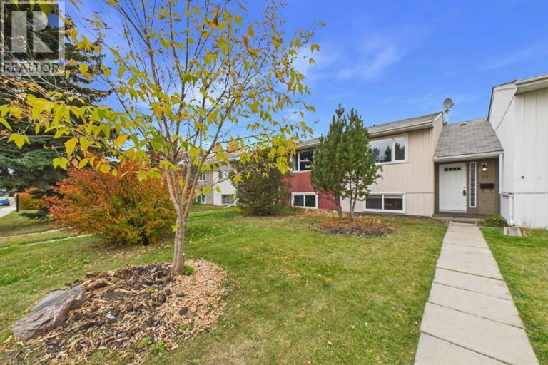 Listing photo – 10 Watson Street, Red Deer