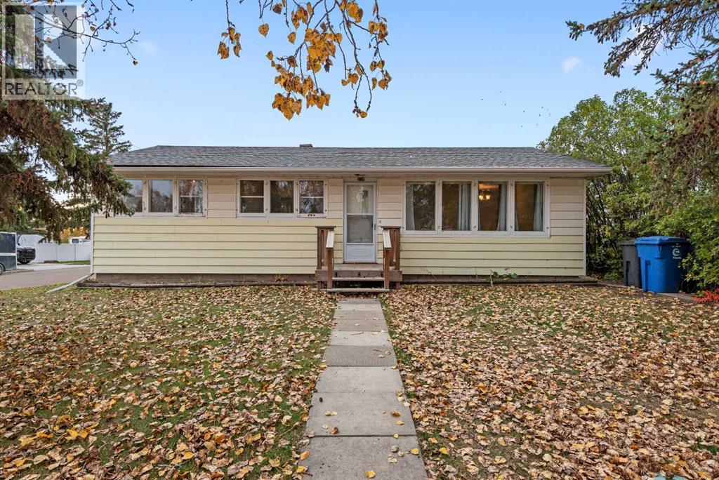 Listing photo – 239 4 Avenue SE, Three Hills