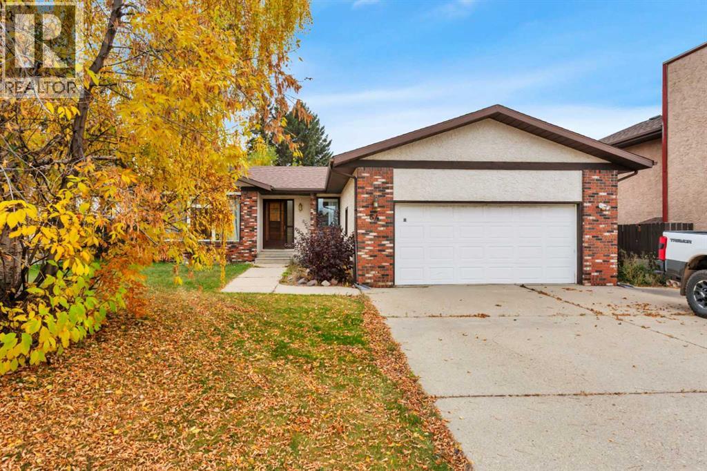 Listing photo – 54 Rogers Crescent, Red Deer