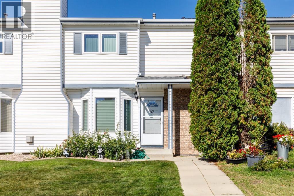 Listing photo – 67 Elwell Close, Red Deer