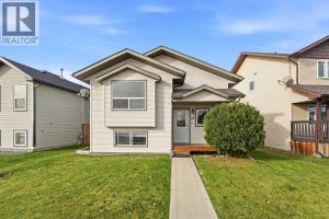 Listing photo – 96 Hinshaw Drive, Sylvan Lake