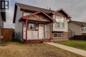 Listing photo – 48 Vanson Close, Red Deer