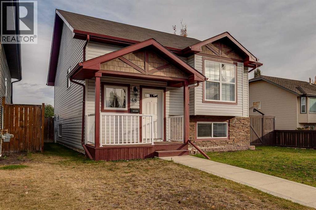 Listing photo – 48 Vanson Close, Red Deer