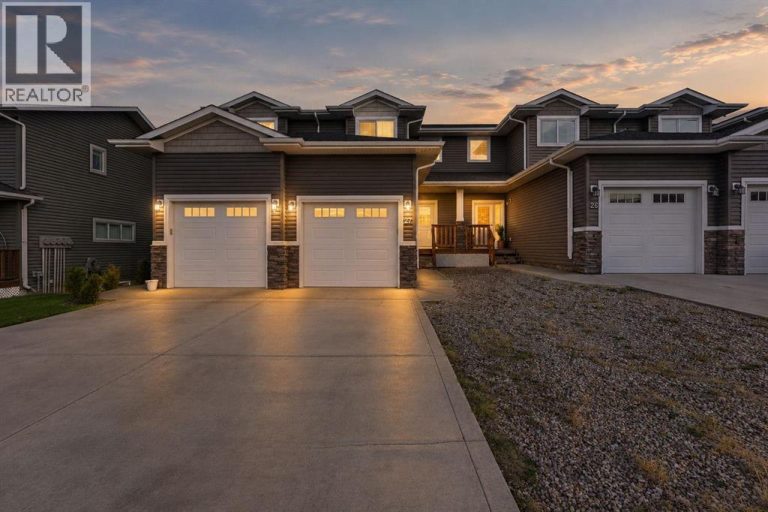 Listing photo – 27 Rowberry Court, Sylvan Lake