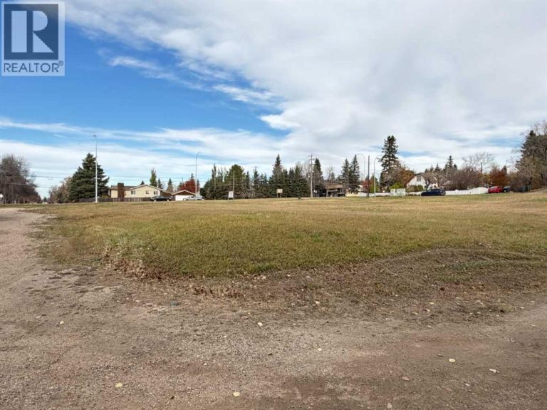 Listing photo – 3728 45 Street, Ponoka