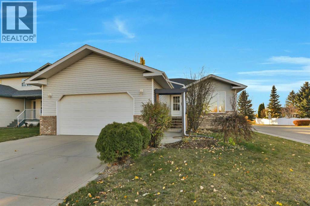 Listing photo – 3 Dietz Close, Red Deer
